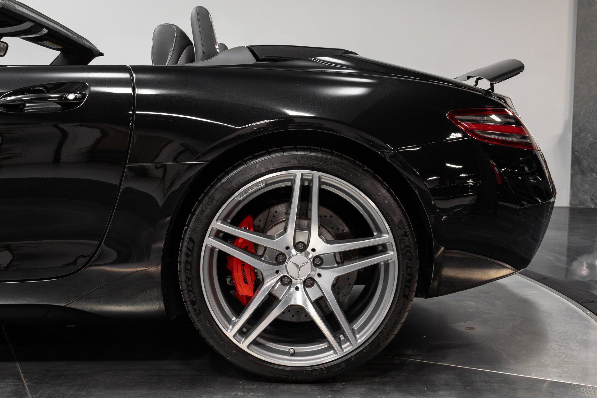 Used 2012 Mercedes-Benz SLS AMG Roadster image 27