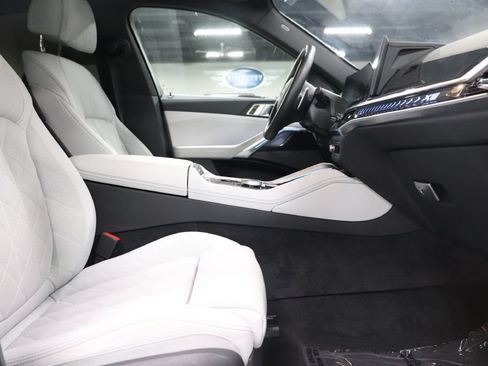 Used 2026 BMW X6 xDrive40i AWD/4WD image 23
