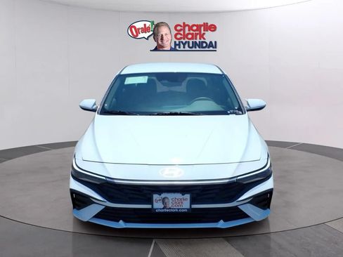 New 2026 Hyundai Elantra SE FWD image 8