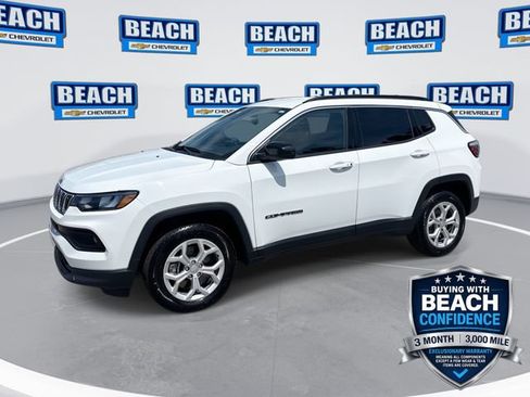 Used 2024 Jeep Compass Latitude AWD/4WD image 1