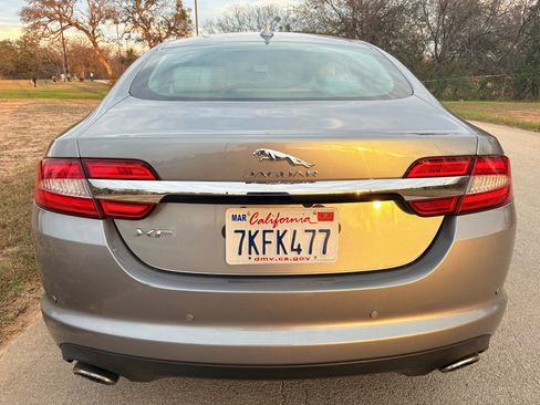 Used 2015 Jaguar XF Premium image 54