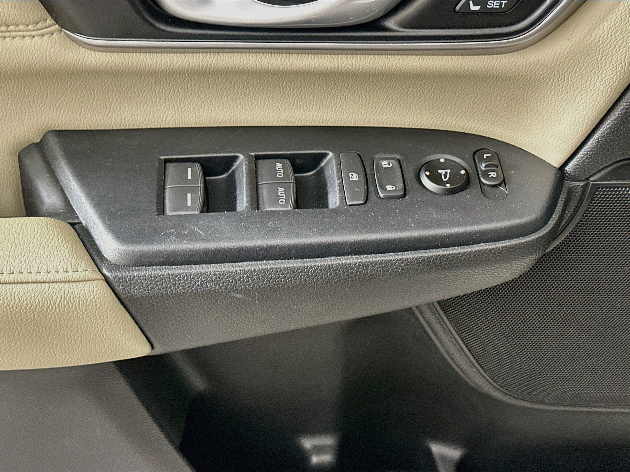 Used 2019 Honda CR-V Touring image 15