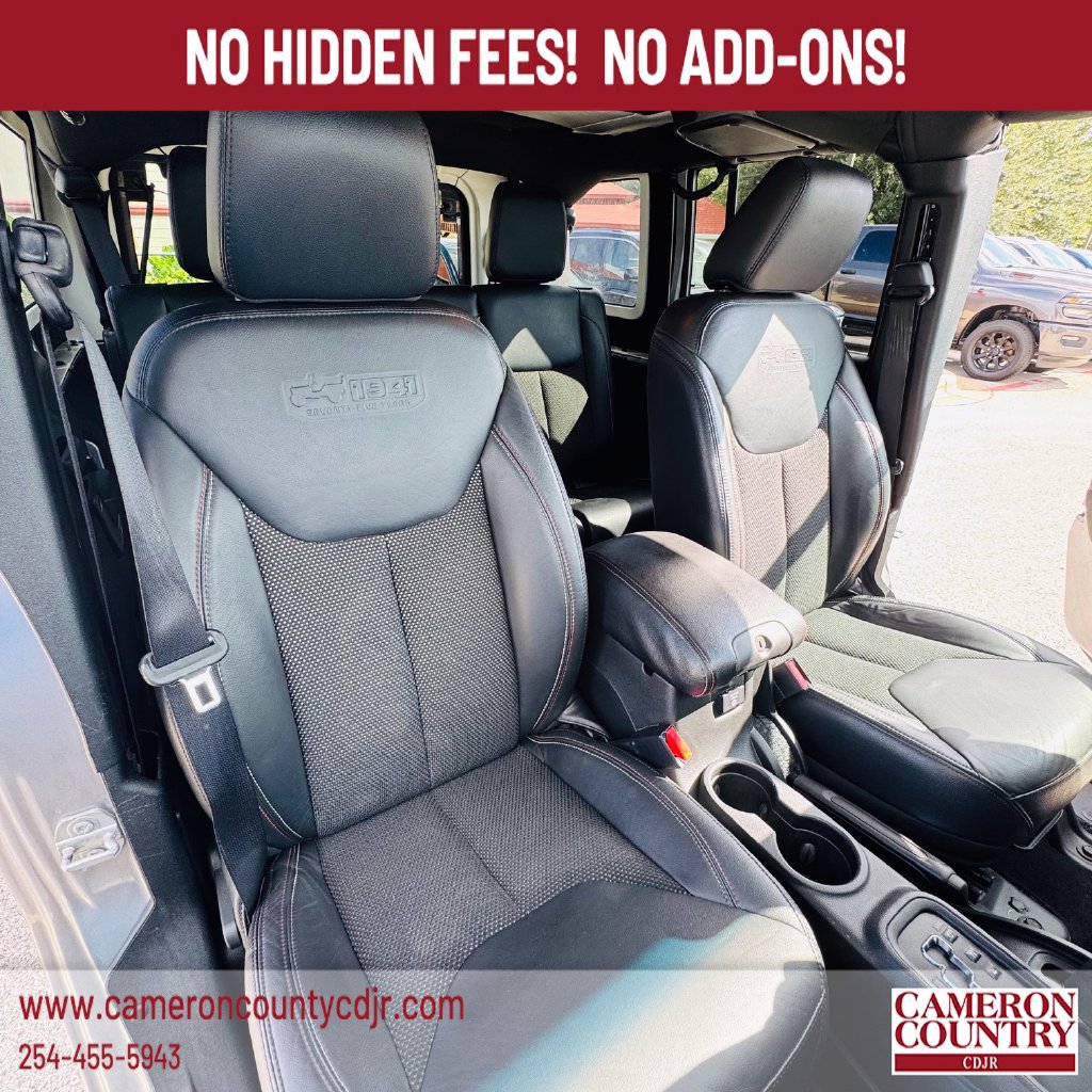 Used 2017 Jeep Wrangler Unlimited Sahara AWD/4WD image 16