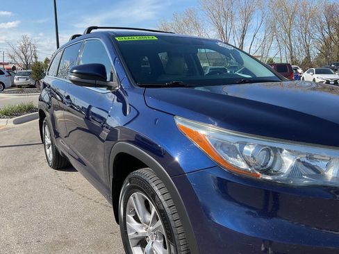 Used 2015 Toyota Highlander Plus AWD/4WD image 11