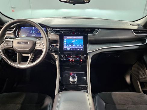 Used 2023 Jeep Grand Cherokee Altitude image 10