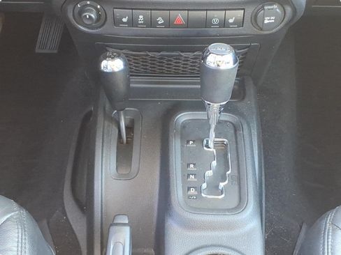 Used 2016 Jeep Wrangler Unlimited Sahara AWD/4WD image 20