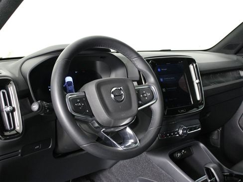 Certified 2023 Volvo C40 Recharge Core w/ Climate Package image 14