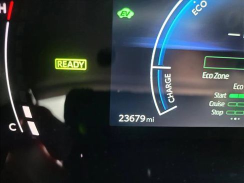 Used 2025 Toyota Camry SE image 20