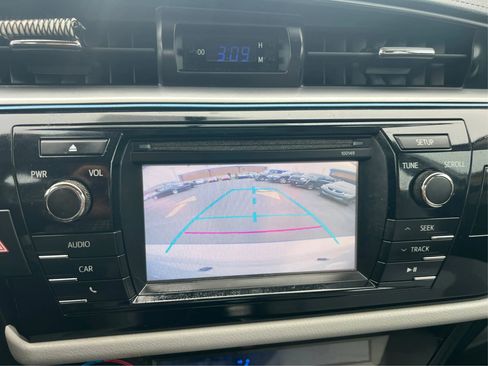 Used 2015 Toyota Corolla LE image 26