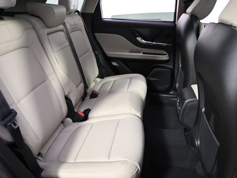 New 2026 Lincoln Corsair Premiere image 18