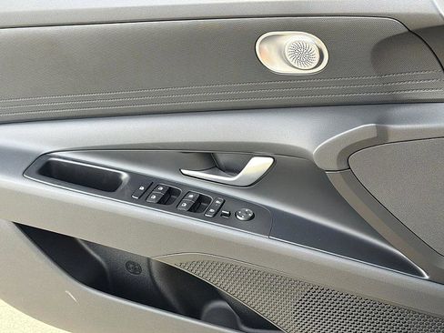 New 2026 Hyundai Elantra SE image 15