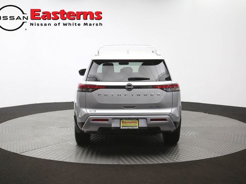 Used 2023 Nissan Pathfinder SL AWD/4WD image 37