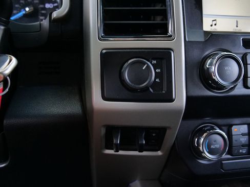 Used 2019 Ford F350 Lariat AWD/4WD image 18