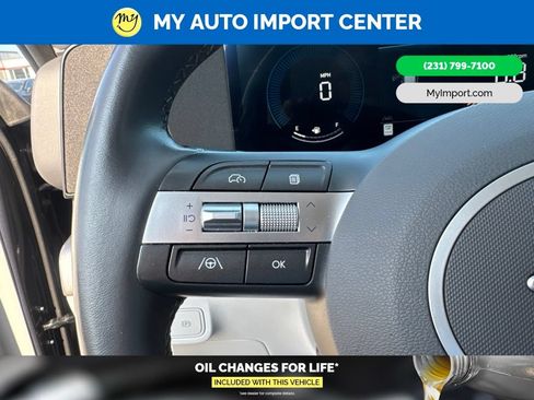 Used 2025 Hyundai Kona SEL AWD/4WD image 16
