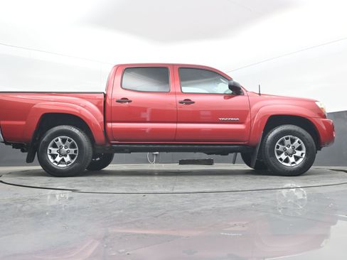 Used 2011 Toyota Tacoma PreRunner w/ SR5 Pkg #2 image 27