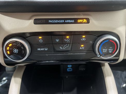 Used 2022 Ford Escape SE AWD/4WD image 18