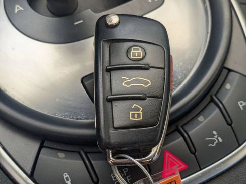 Used 2011 Audi R8 V10 AWD/4WD image 44