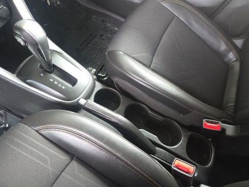 Used 2019 Chevrolet Trax LT w/ LT Convenience Package image 28