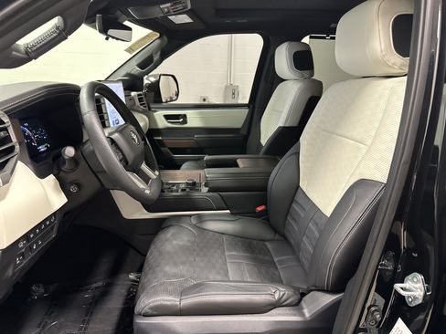 Used 2025 Toyota Sequoia Capstone AWD/4WD image 16