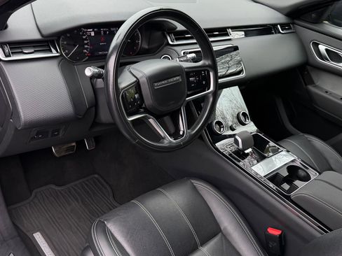 Used 2022 Land Rover Range Rover Velar R-Dynamic S image 4