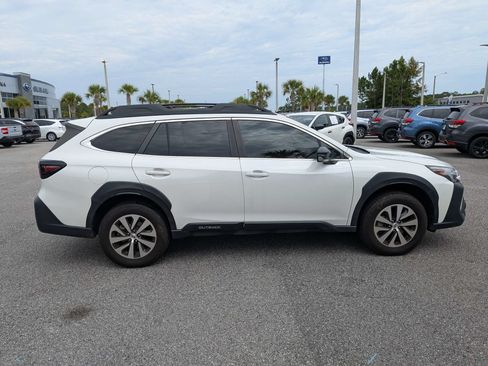 Used 2024 Subaru Outback Premium AWD/4WD image 3