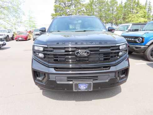 New 2026 Ford Expedition Max Platinum image 2