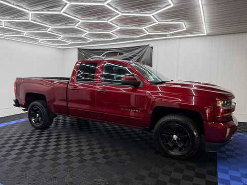 Used 2018 Chevrolet Silverado 1500 LT w/ All Star Edition AWD/4WD image 2