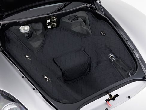 Used 2004 Porsche Carrera GT RWD image 49
