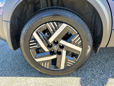 Used 2026 Nissan Kicks SV image 17