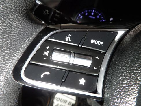Used 2024 Kia Forte LXS FWD image 17