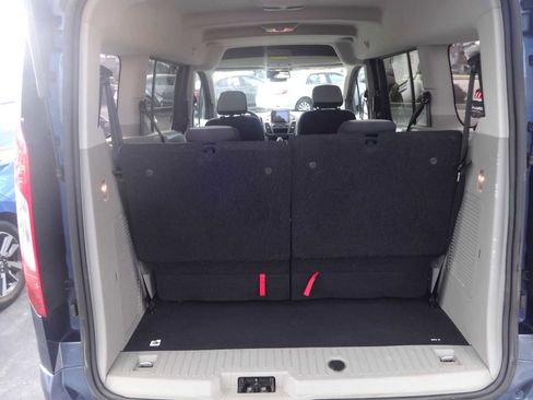 Used 2022 Ford Transit Connect XLT image 9