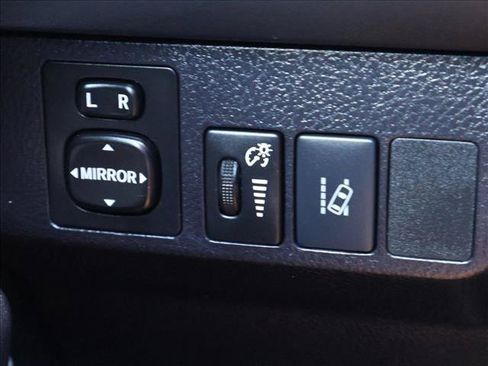 Used 2018 Toyota RAV4 LE w/ All Weather Liner Package AWD/4WD image 16