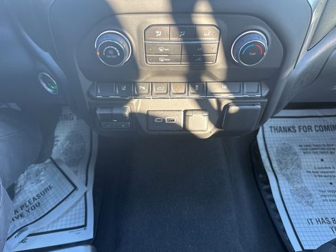 Used 2025 Chevrolet Silverado 2500 Custom w/ Custom Value Package image 20