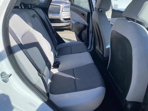 Used 2023 Hyundai Kona SE FWD image 21