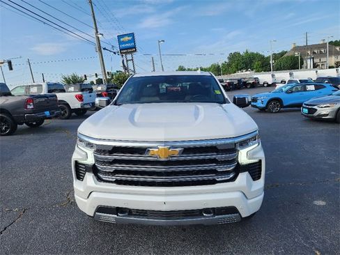 Used 2024 Chevrolet Silverado 1500 High Country w/ Technology Package image 2