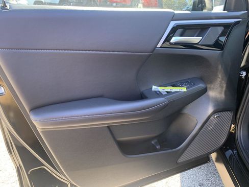 New 2025 Mitsubishi Outlander SE image 7