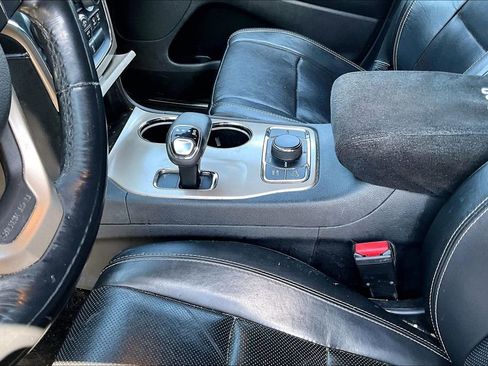 Used 2015 Jeep Grand Cherokee Limited w/ Luxury Group II image 12