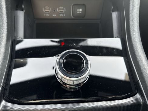 New 2025 Jeep Grand Cherokee Altitude image 18