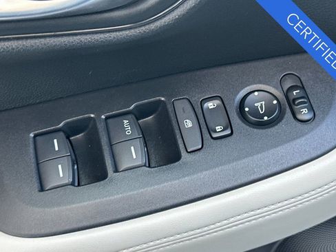 Certified 2023 Honda HR-V LX image 12