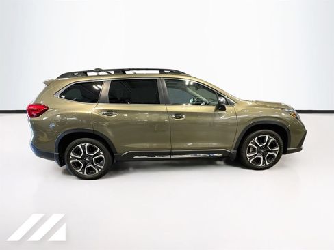Used 2023 Subaru Ascent Touring AWD/4WD image 4