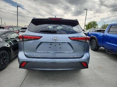 Used 2023 Toyota Highlander Limited AWD/4WD image 3