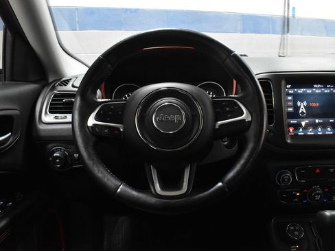 Used 2017 Jeep Compass Trailhawk w/ Leather Interior Group AWD/4WD image 7