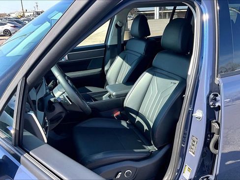 Used 2025 Hyundai Santa Fe SEL FWD image 32