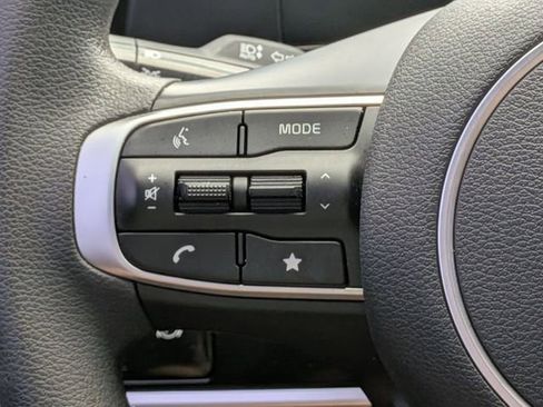 Used 2025 Kia Sportage LX image 27