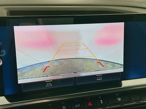 Used 2024 Chevrolet Silverado 1500 LT image 22