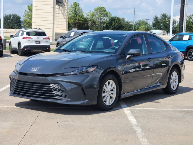 Used 2025 Toyota Camry LE FWD image 3