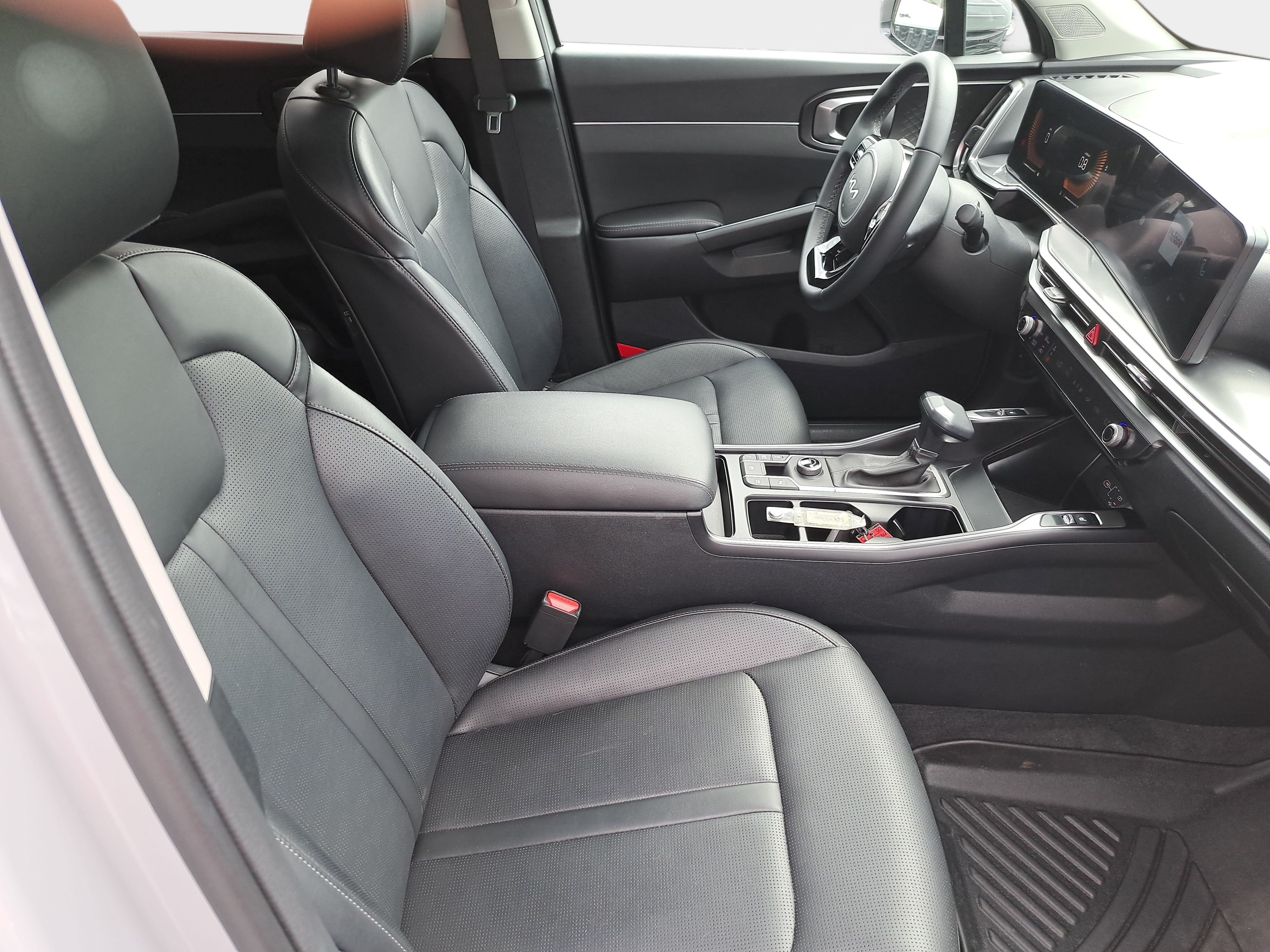 Used 2025 Kia Sorento S w/ Panoramic Sunroof Package FWD image 10
