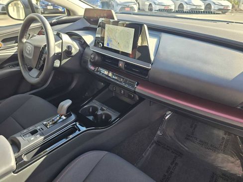 Used 2024 Toyota Prius Prime SE image 12