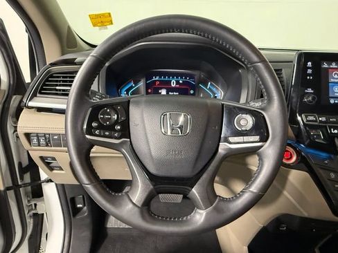 Used 2023 Honda Odyssey Touring image 17
