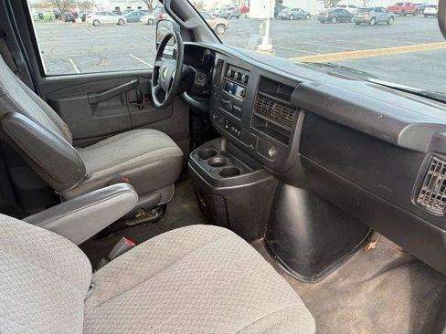 Used 2018 Chevrolet Express 3500 LT w/ LT Preferred Equipment Group image 23